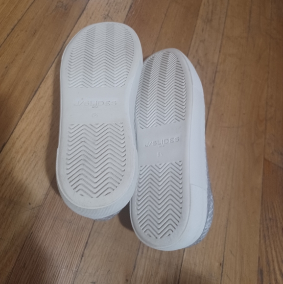 LIKE NEW J Slides Silver Snakeskin Shimmery Sneakers Womens Size 5.5 - Picture 11 of 15